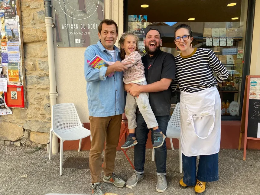   L'équipe de L'Enfariné du Roc avec Noémie Honiat et Bruno Cormerais. 